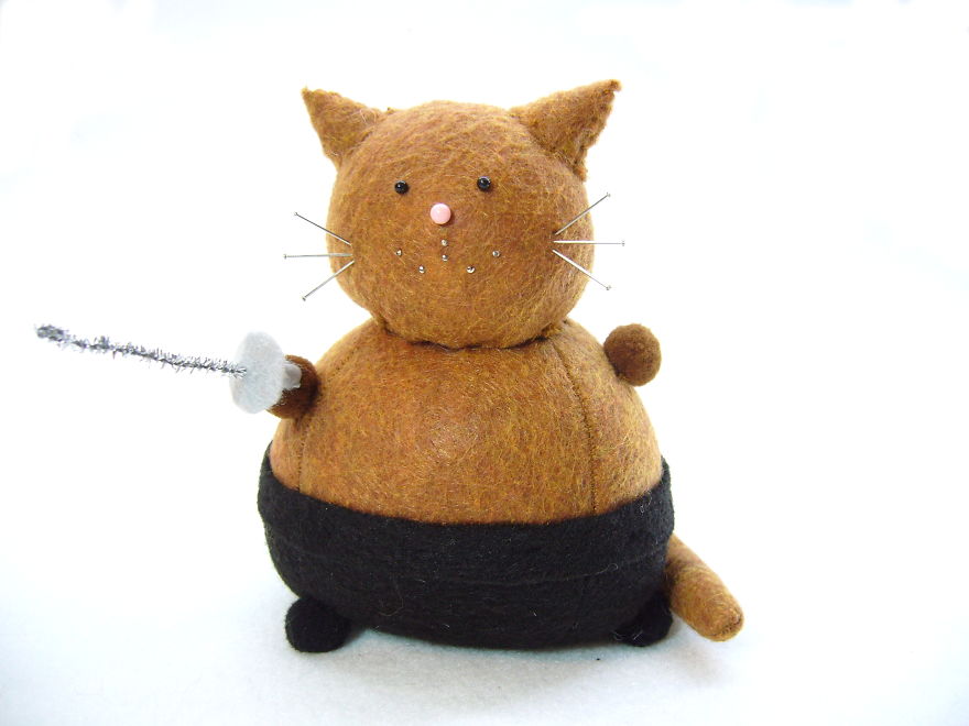 cat-pin-cushion-06