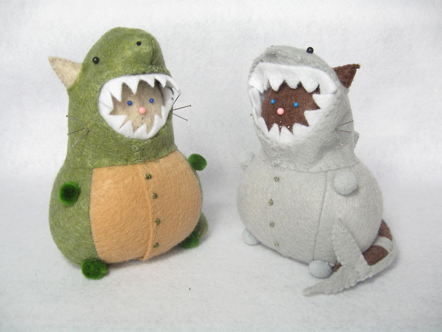 cat-pin-cushion-13