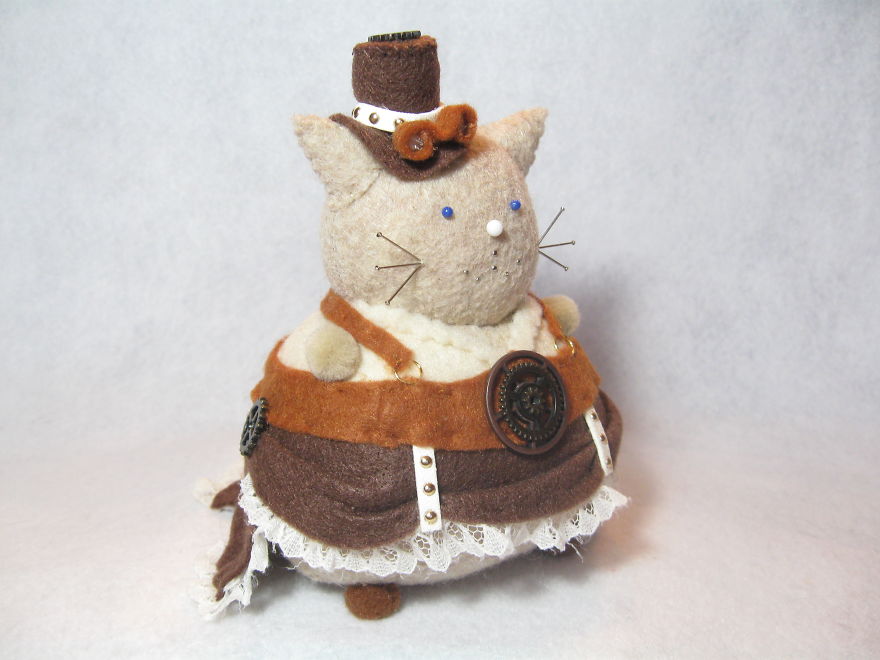 cat-pin-cushions-02jpg